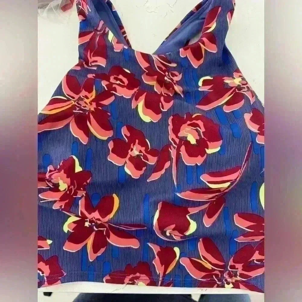 NWT Athleta Blue, Pink, Lime Green & Red Floral Conscious Crop Printed size S